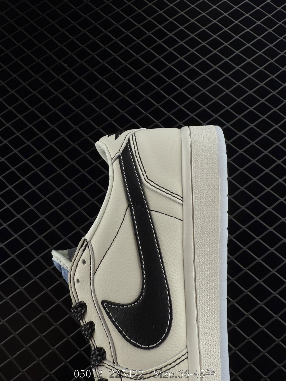 Travis Scott x Air Jordan 1 Reverse Mocha AJ1